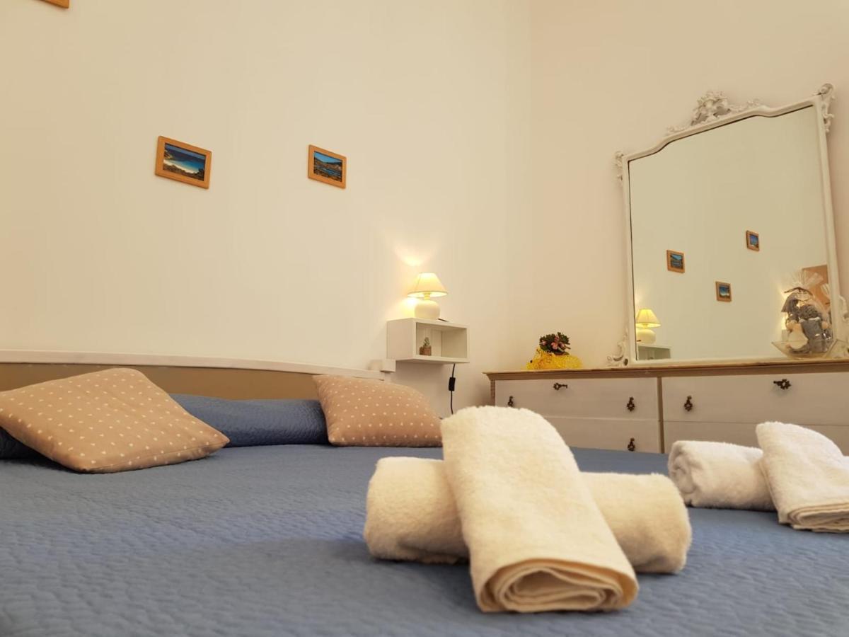 Casa Di Giu Bed & Breakfast Порто Торес Екстериор снимка
